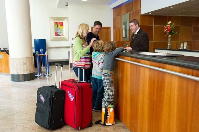 BagBoyz® - Hotel checkout to airport bag transfer