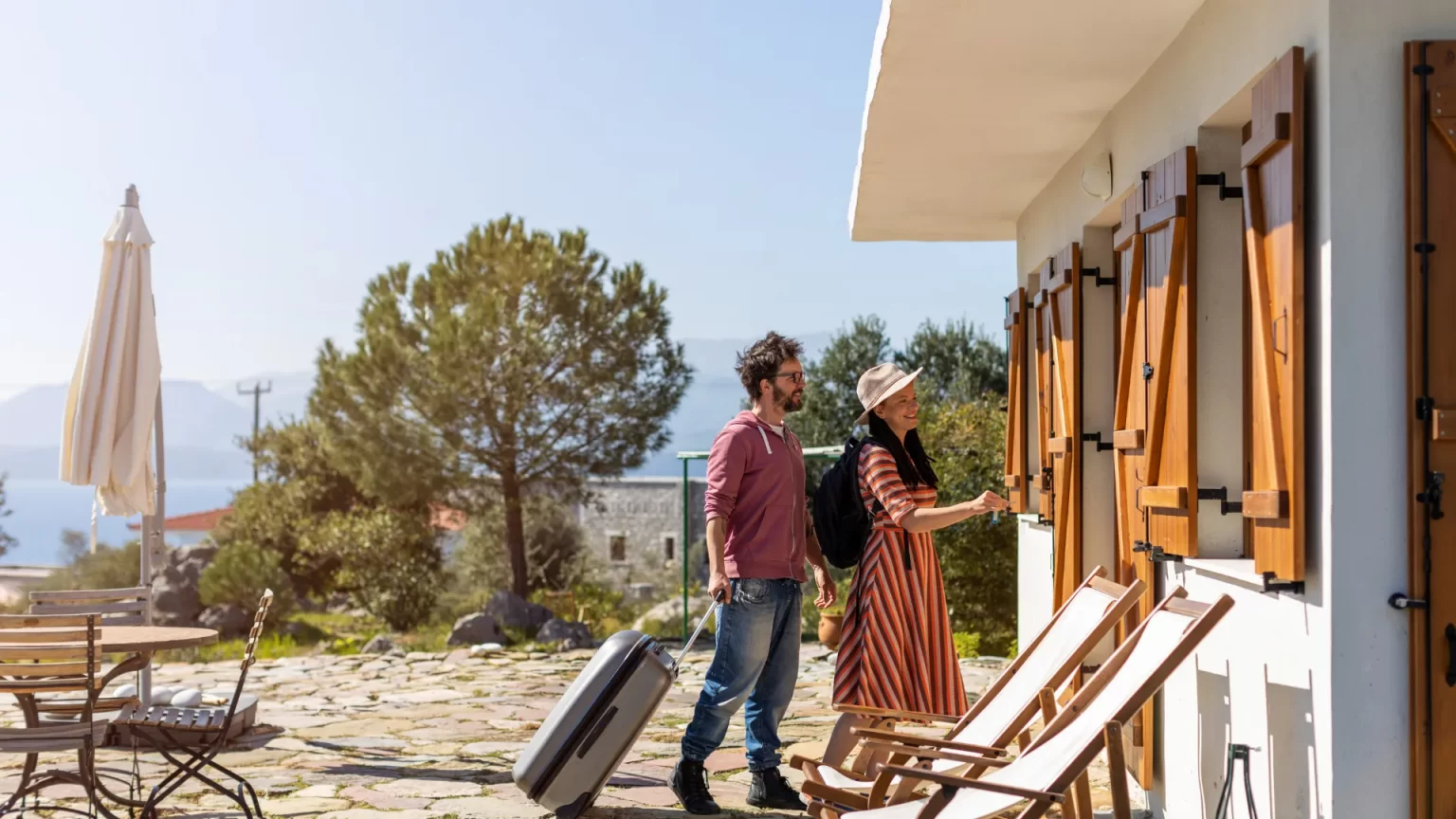 Airbnb luggage storage