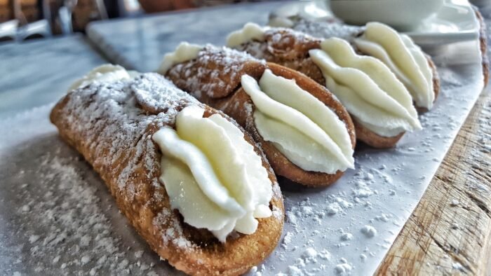 Cannoli luggage storage